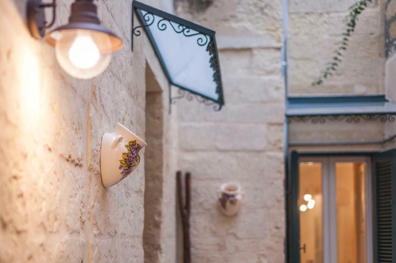 La Luna In Cortile Lecce Extérieur photo